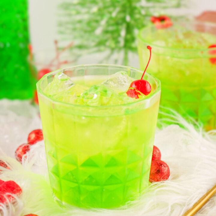 Easy 3-Ingredient Grinch Cocktail Recipe